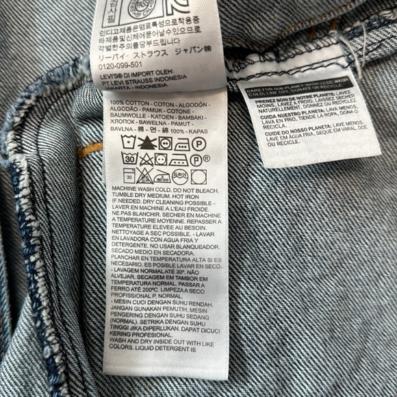 [XS] Levi’s Distressed Denim Trucker Jacket with Pockets - Picture 7 of 8